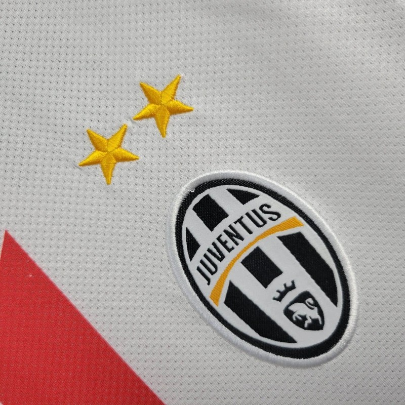 10/11 Retro Juventus Away Jersey