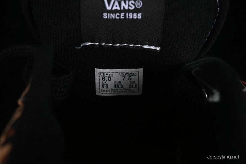 Vans Classics Knu Skool Retro Sneakers with Enlarged Toe and Thickened Trim - VN000CSQW3ZT188