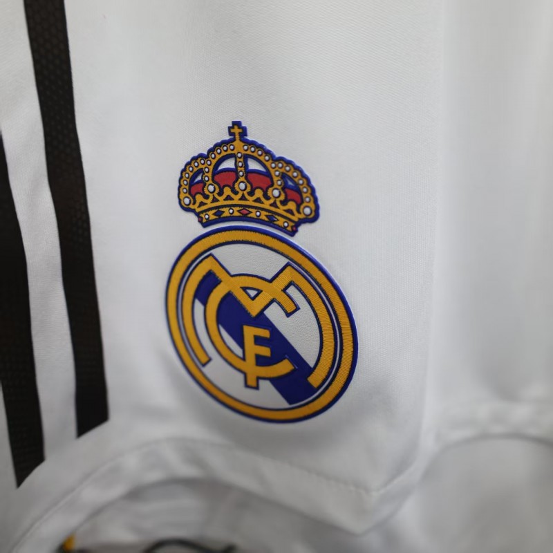 Player Version 25/26 Real Madrid Home Shorts