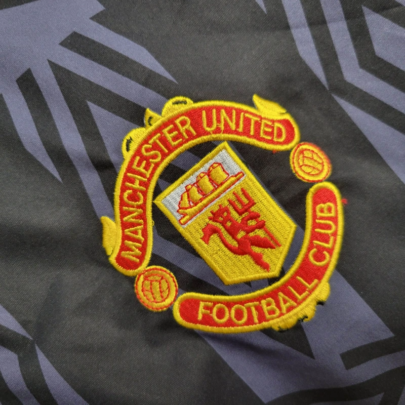 25/26 Manchester United Jacket Retro Black Pattern Windbreaker