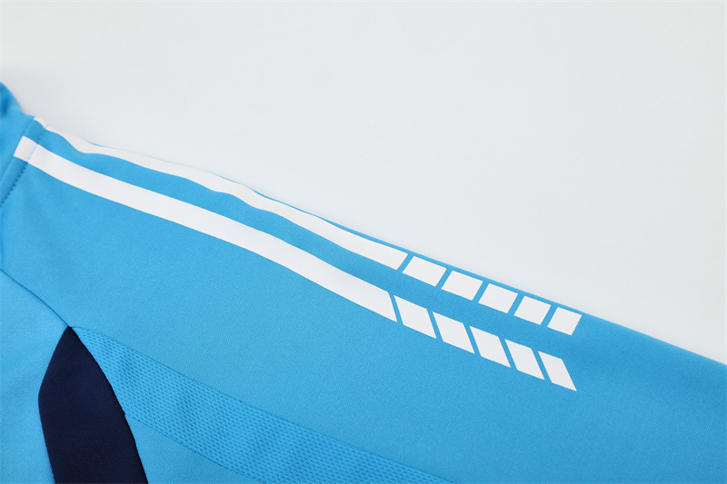 Retro 05/06 Real Madrid Light Blue Half Zipper Jacket