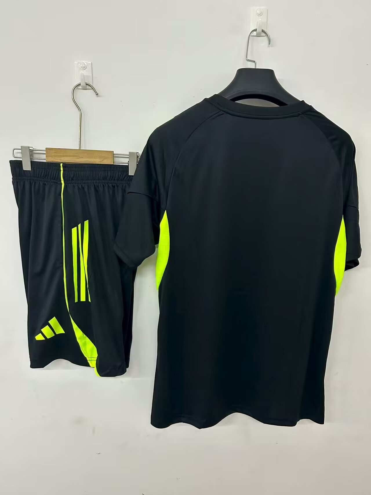 25/26 Celtics Pre-Match Jersey Black+ Shorts