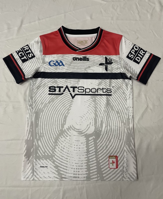 25/26 Kids Kildare GAA White with Red Shoulders and Circular Pattern Jersey