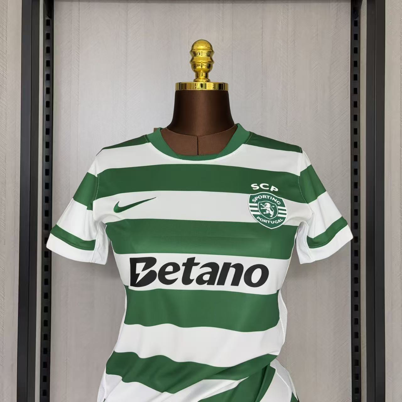 25/26 Women Sporting Lisbon Home Jersey