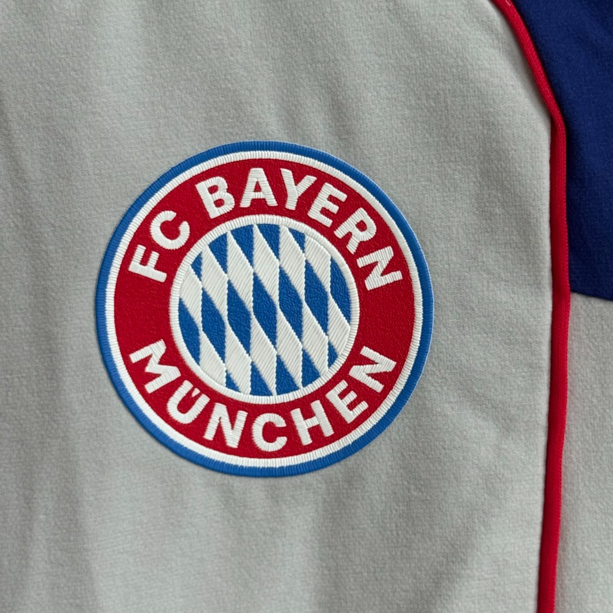 25/26 Bayern Munich Grey with Red Full zipper Jacket Tracksuit+ long pants